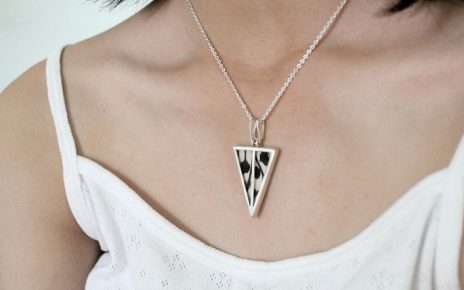 Wanderlust necklace